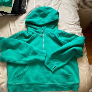 Lululemon half zip scuba, Kelly green. XL/XXL. Like new.